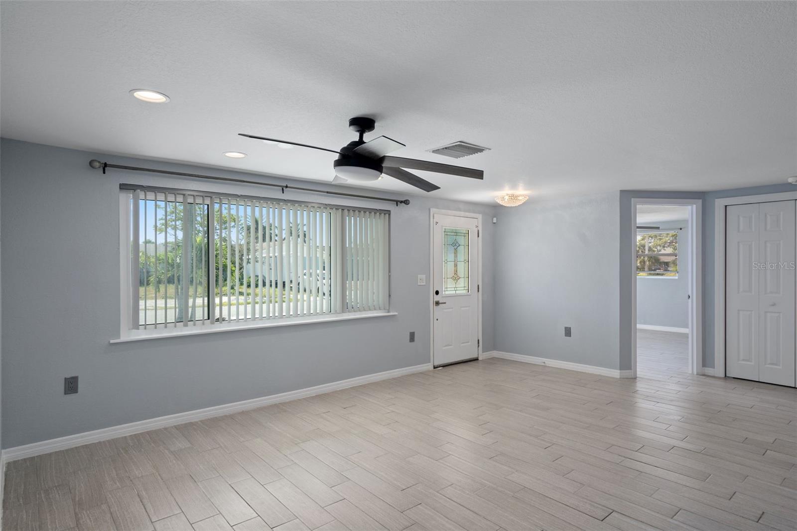 Listing photo id 7 for 13621 Jennita Drive