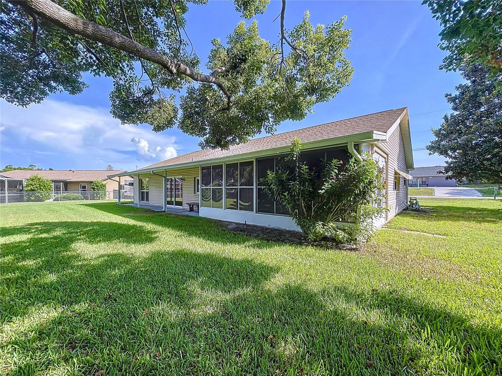 Image 19 of 61 For 9038 Byron Street