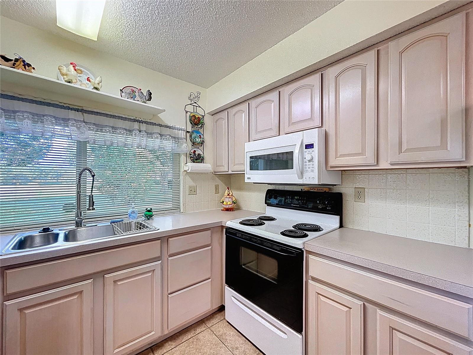 Image 39 of 61 For 9038 Byron Street