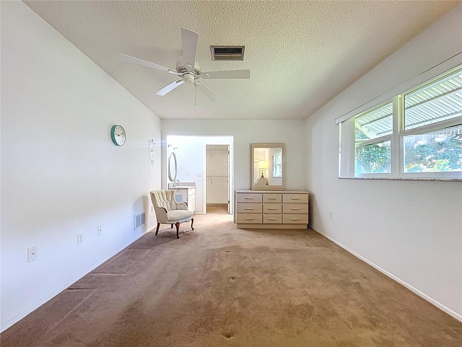 Image 9 of 61 For 9038 Byron Street