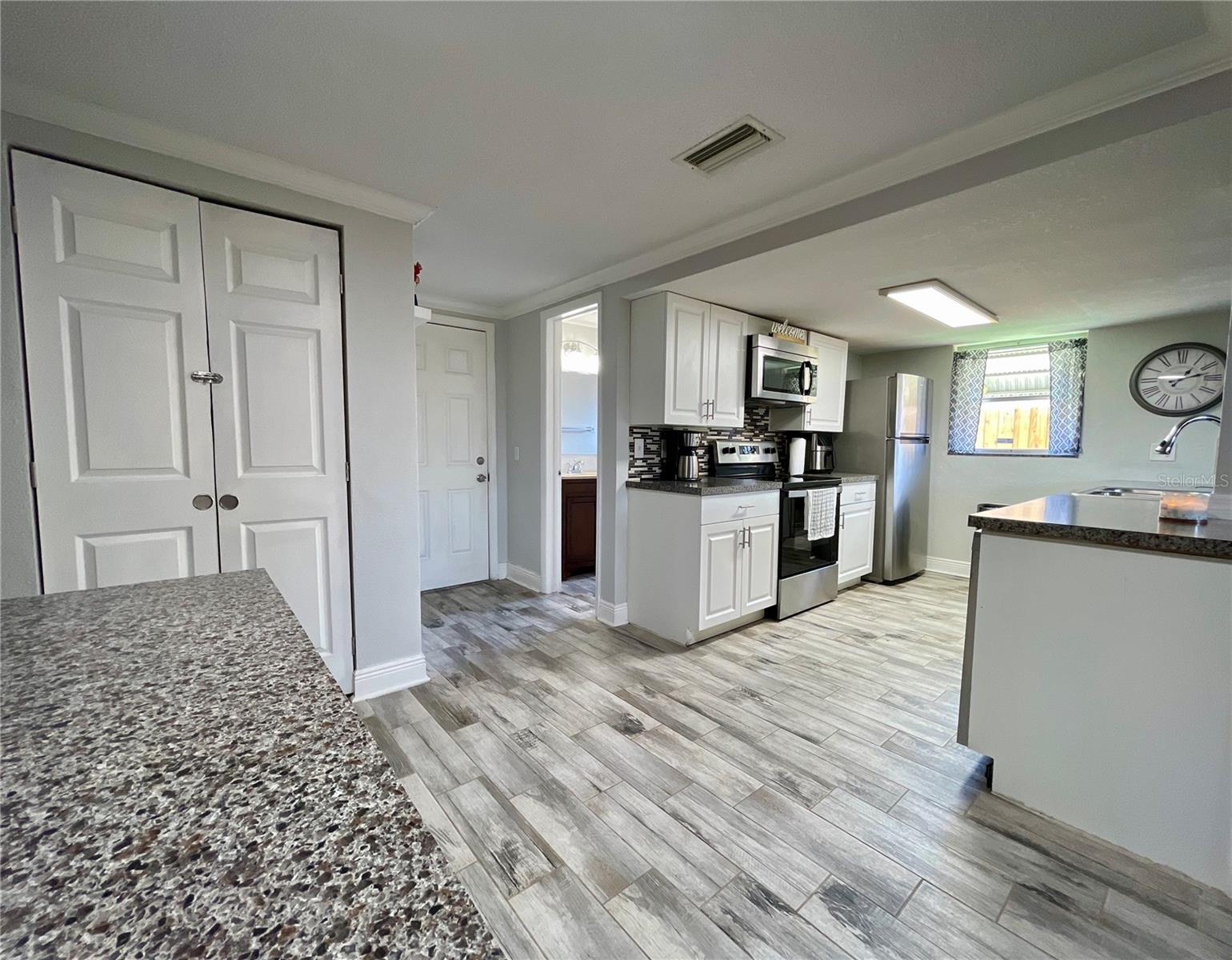 Image 16 of 23 For 6925 Altavista Street