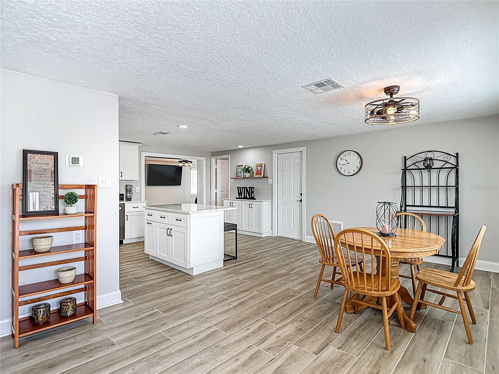 Image 14 of 69 For 13609 Maria Drive