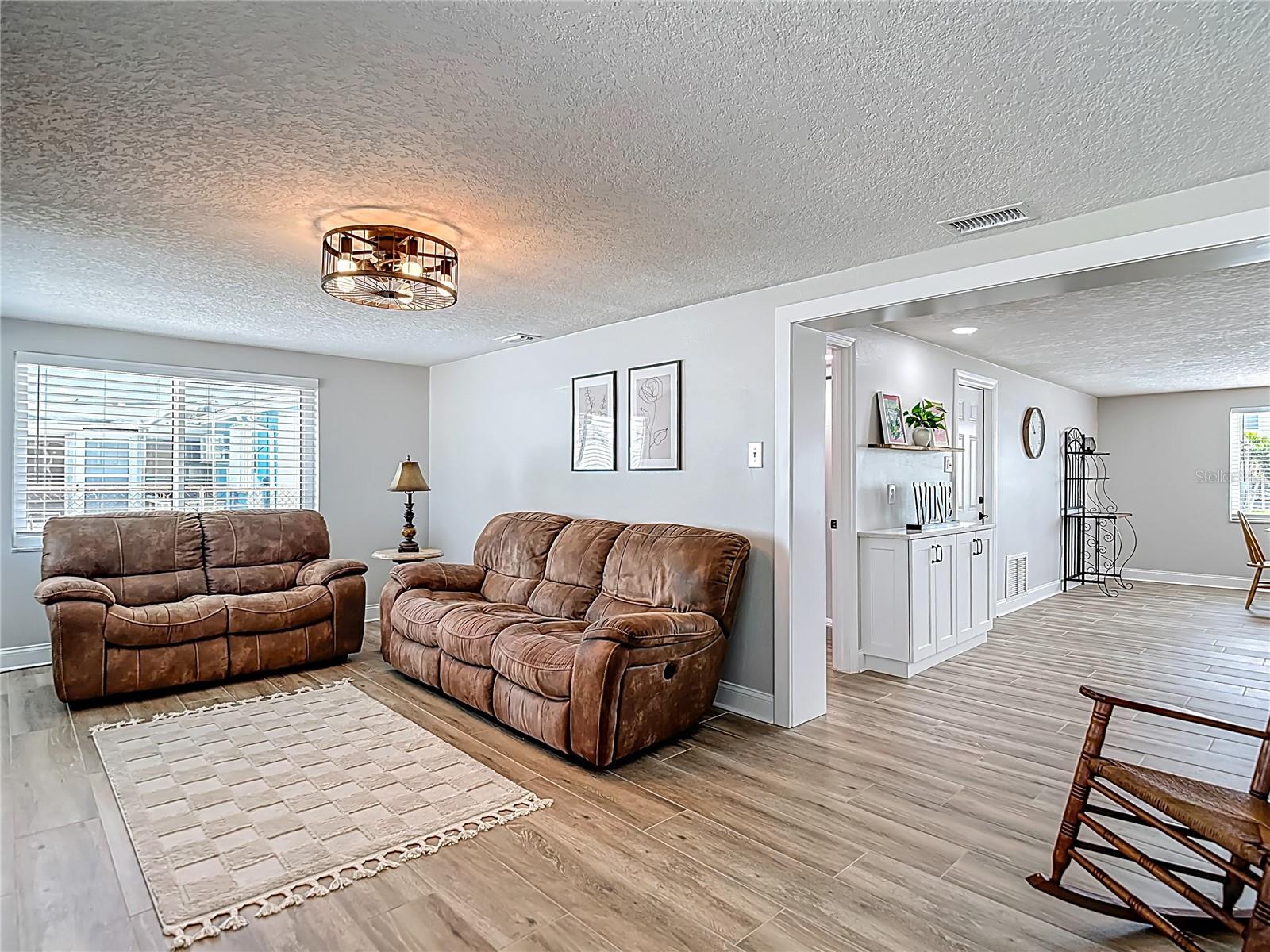 Image 27 of 69 For 13609 Maria Drive