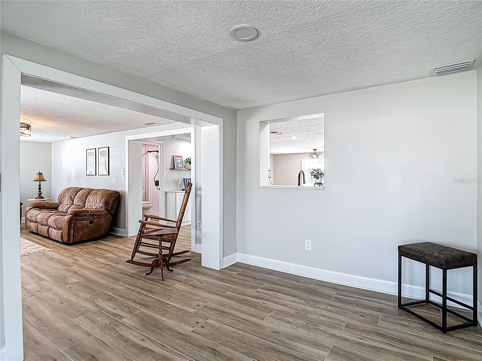 Image 33 of 69 For 13609 Maria Drive