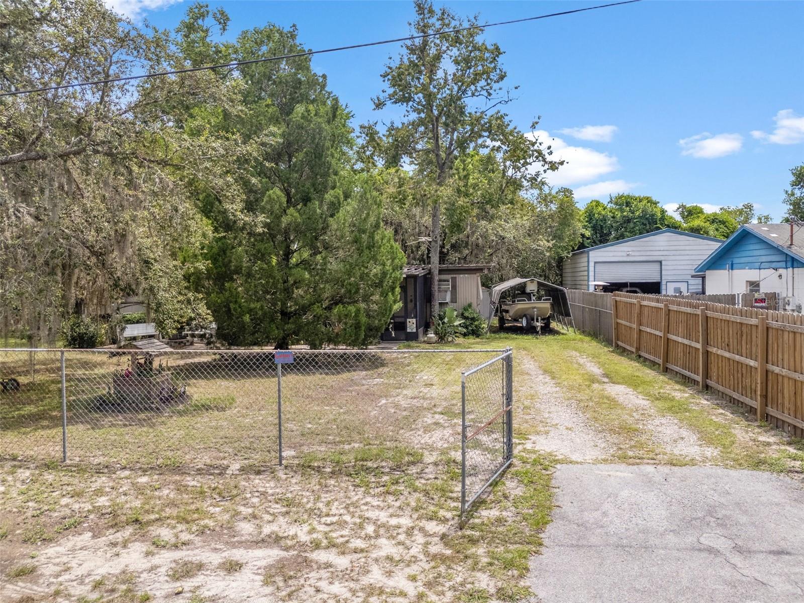 Image 19 of 32 For 12012 Westbay Avenue