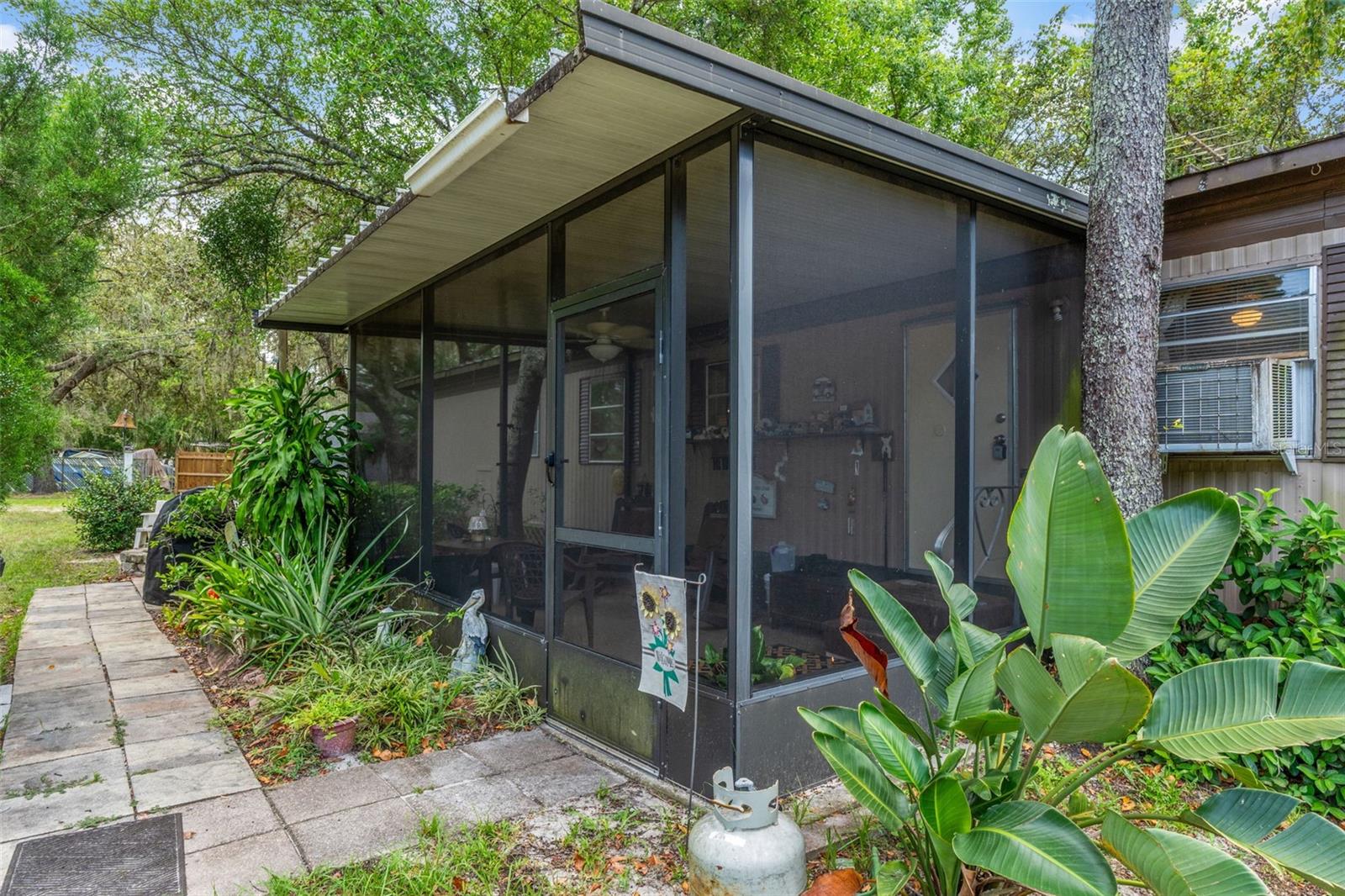 Image 22 of 32 For 12012 Westbay Avenue
