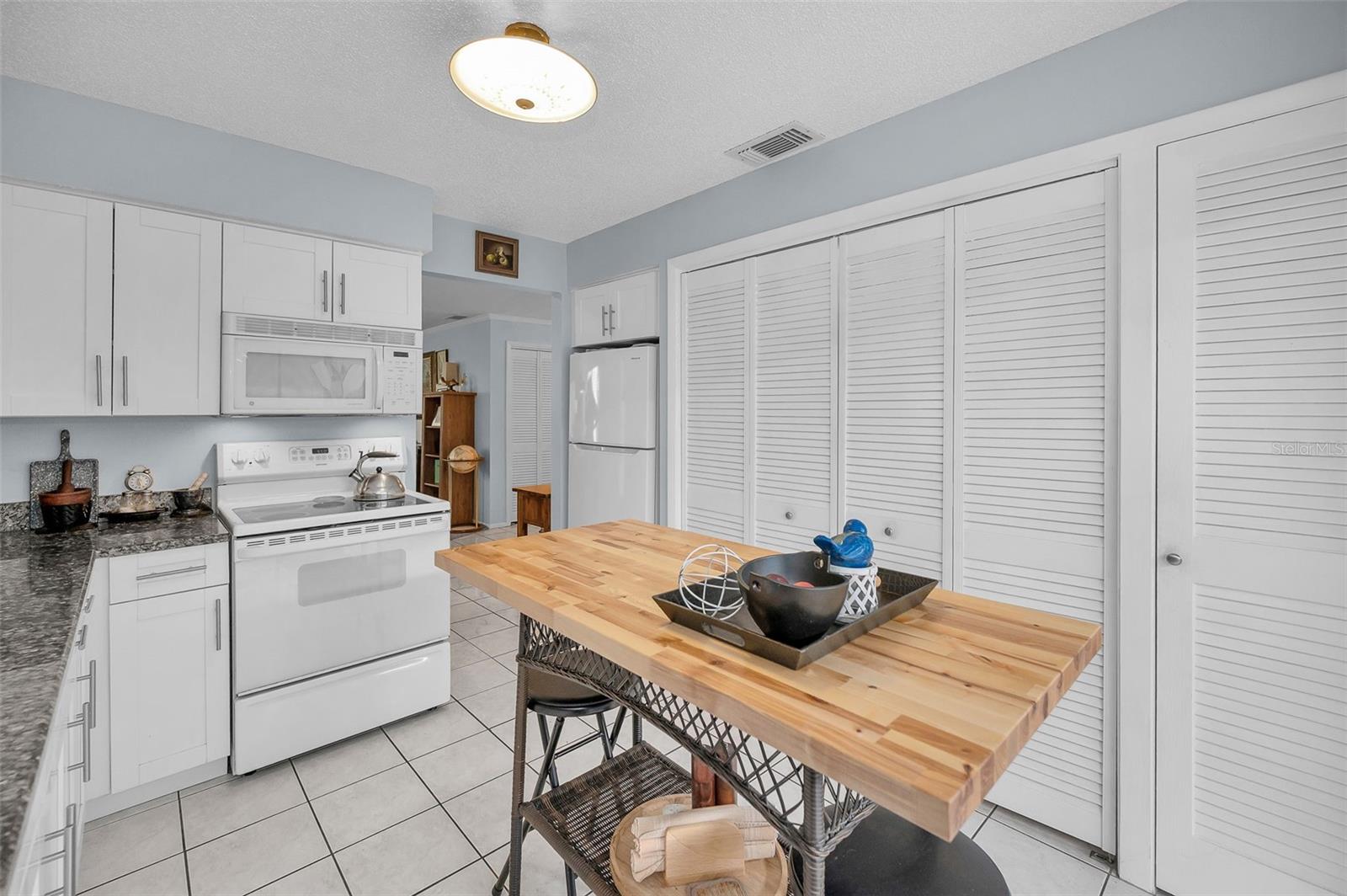 Image 14 of 83 For 3862 Lighthouse Way A