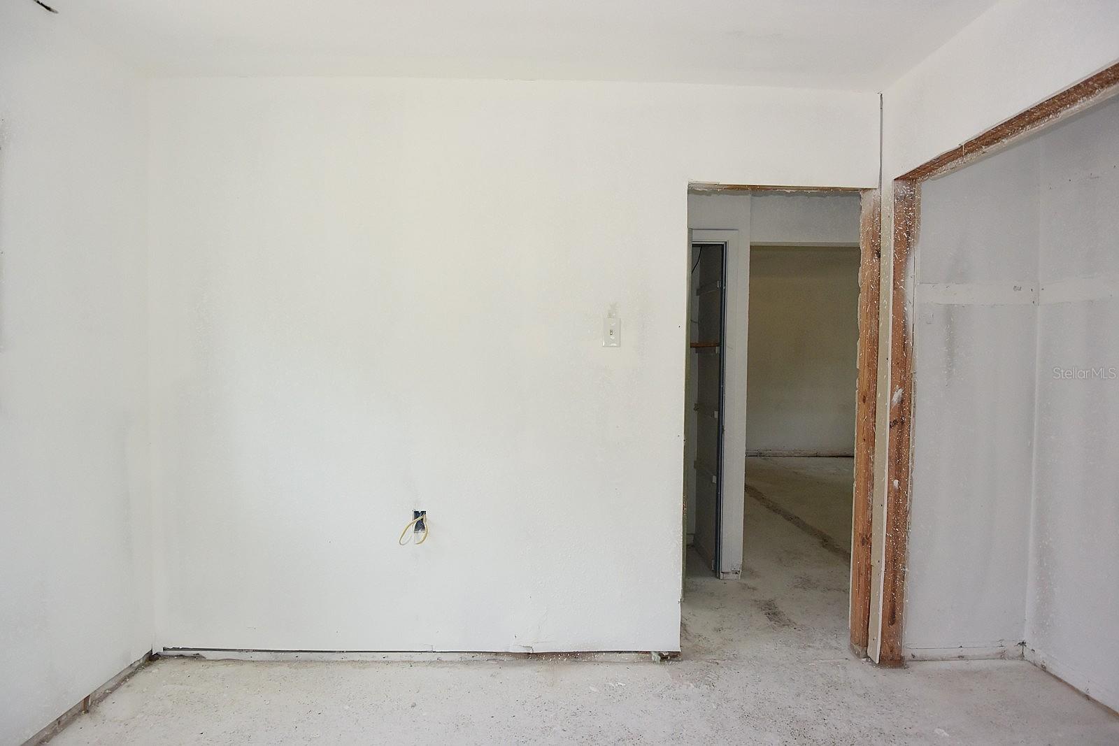 Listing photo id 20 for 2810 Van Buren Street