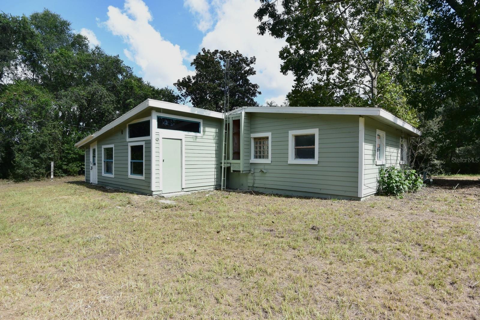 Listing photo id 26 for 2810 Van Buren Street
