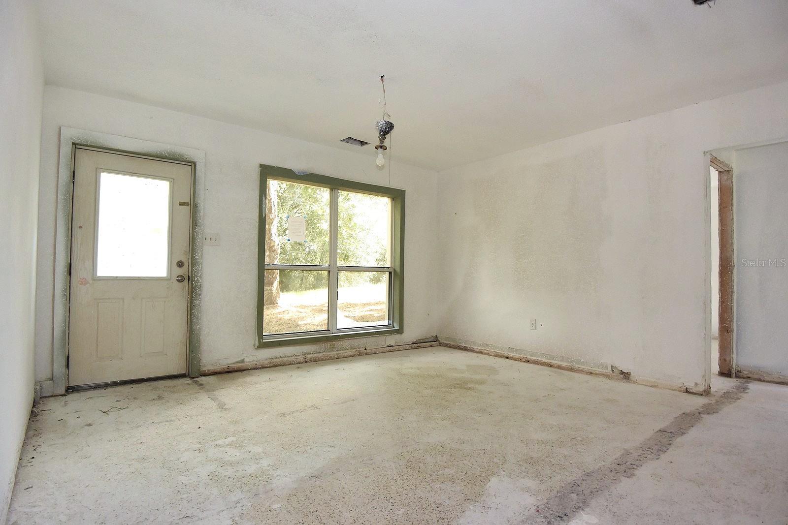 Listing photo id 1 for 2810 Van Buren Street