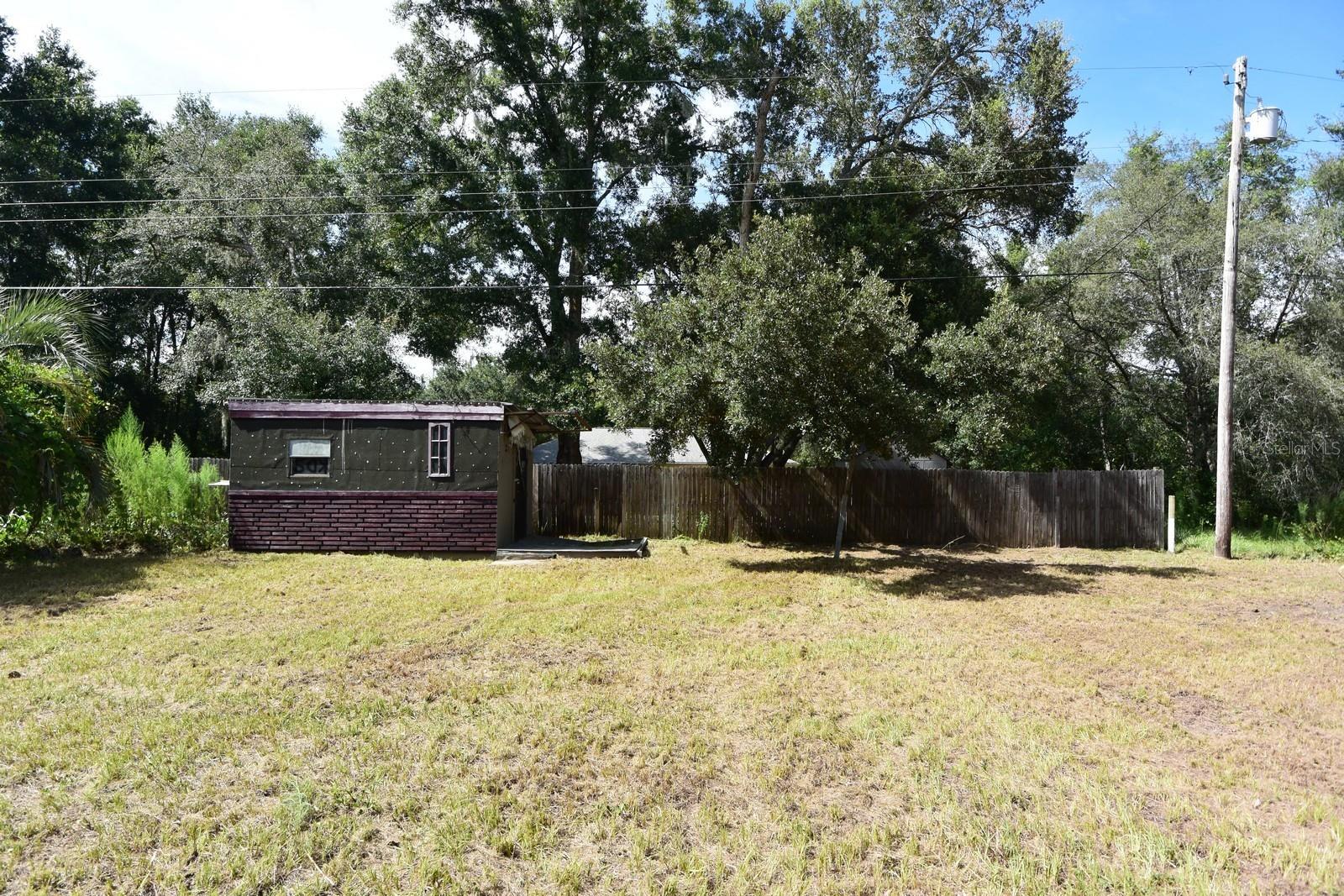 Listing photo id 28 for 2810 Van Buren Street