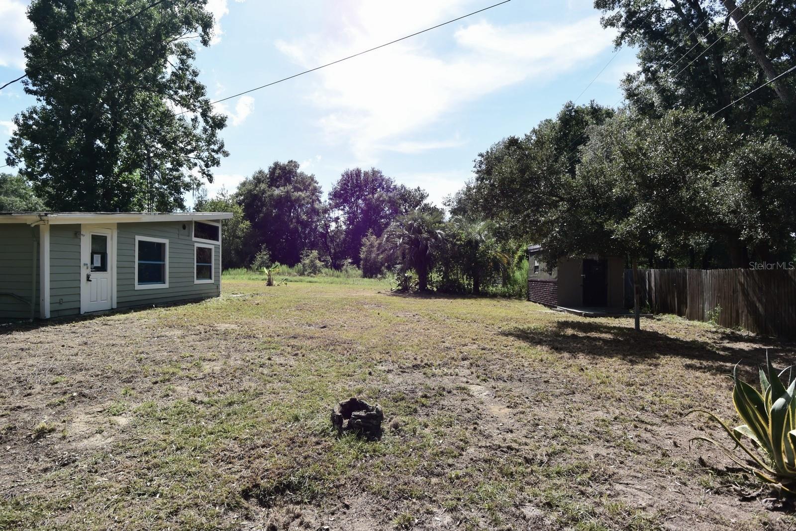 Listing photo id 29 for 2810 Van Buren Street