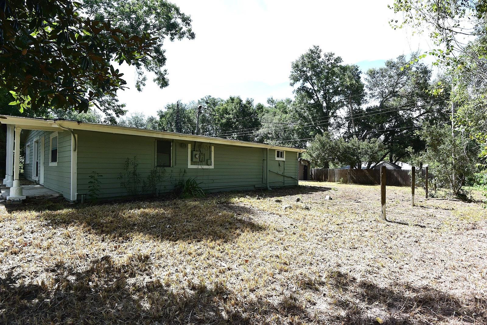 Listing photo id 31 for 2810 Van Buren Street