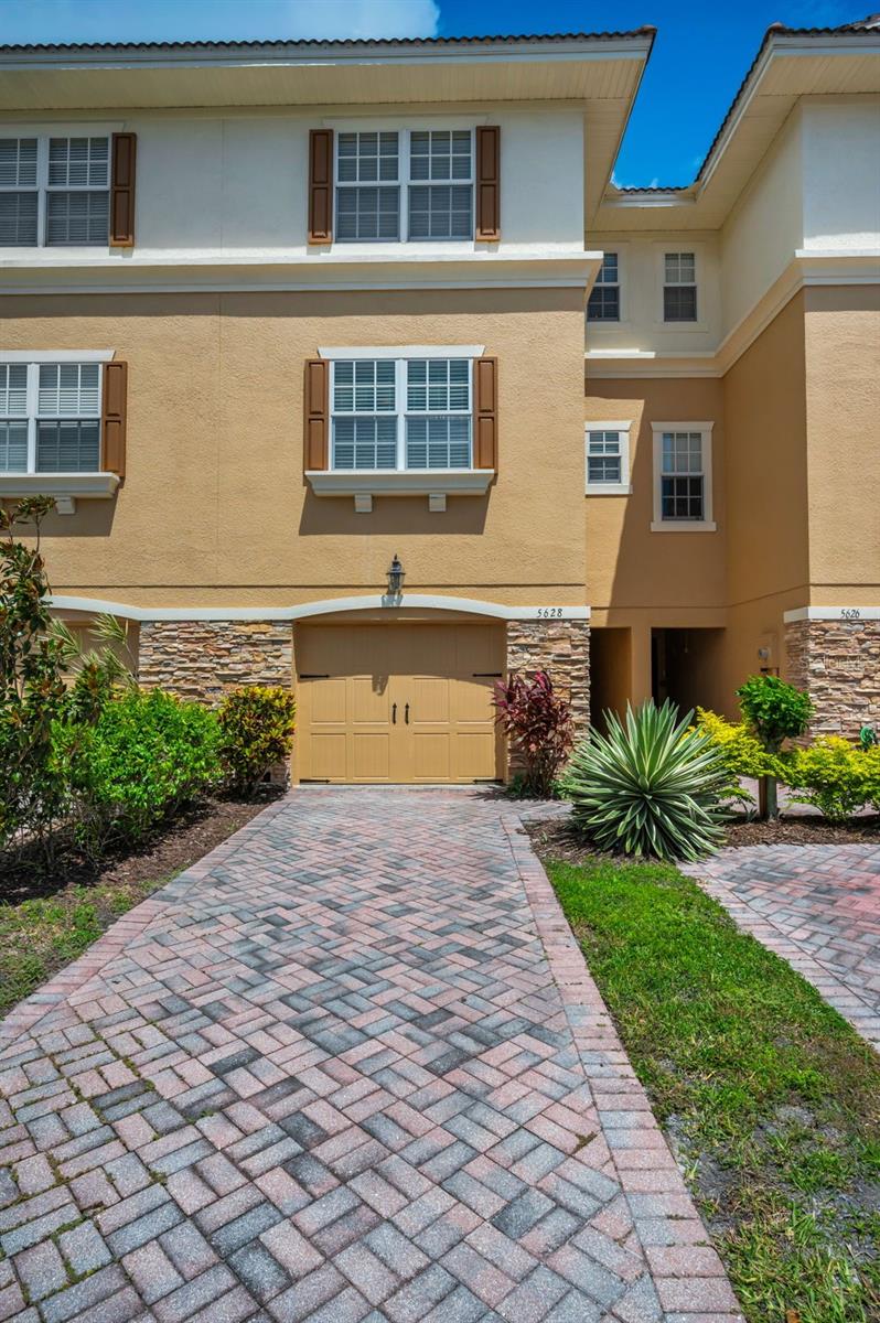 Listing photo id 0 for 5628 Sea Turtle Court