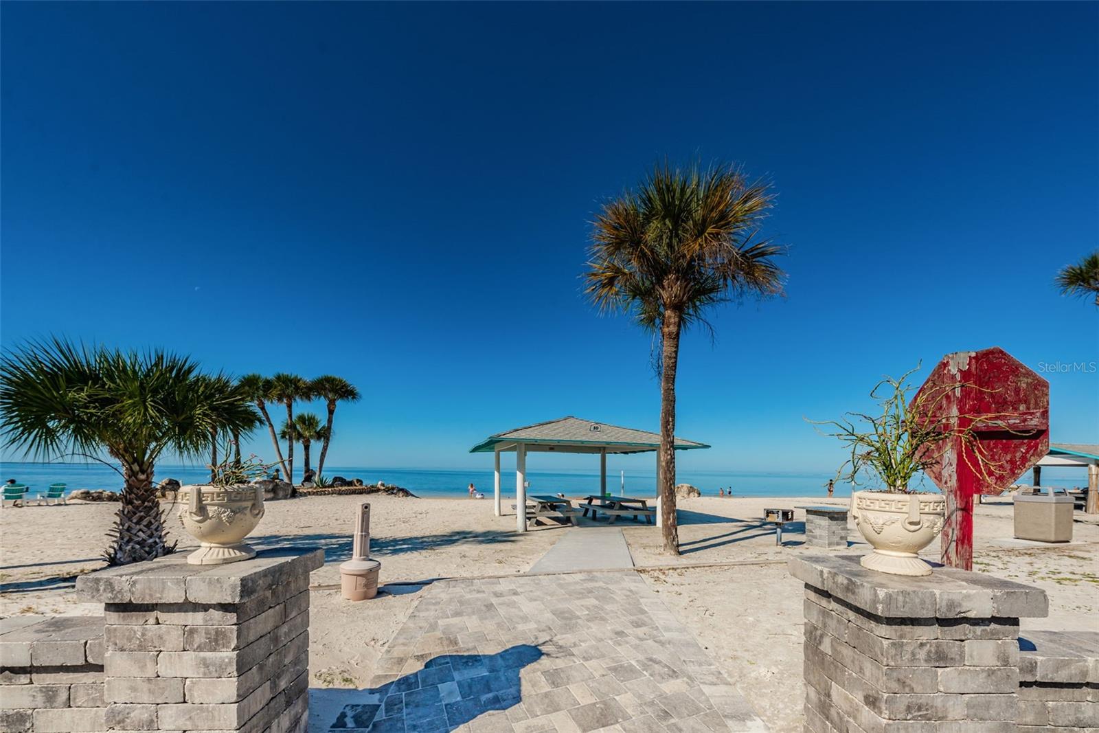 Listing photo id 77 for 5628 Sea Turtle Court