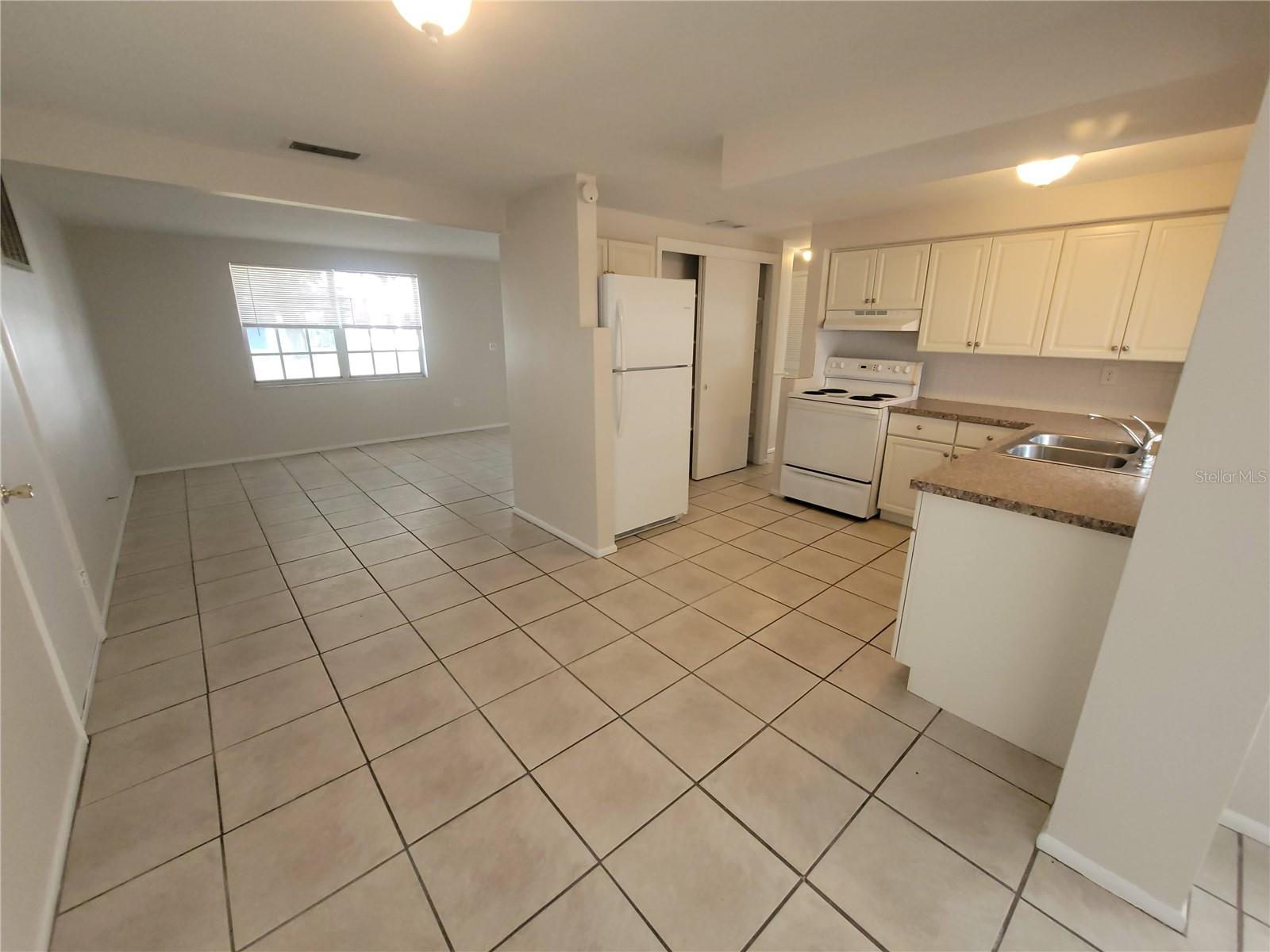 Image 4 of 23 For 4350 Newbury Drive