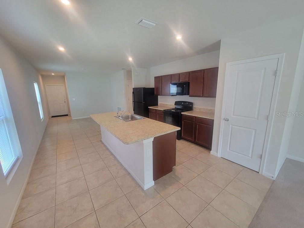 Image 4 of 18 For 35192 Arya Way