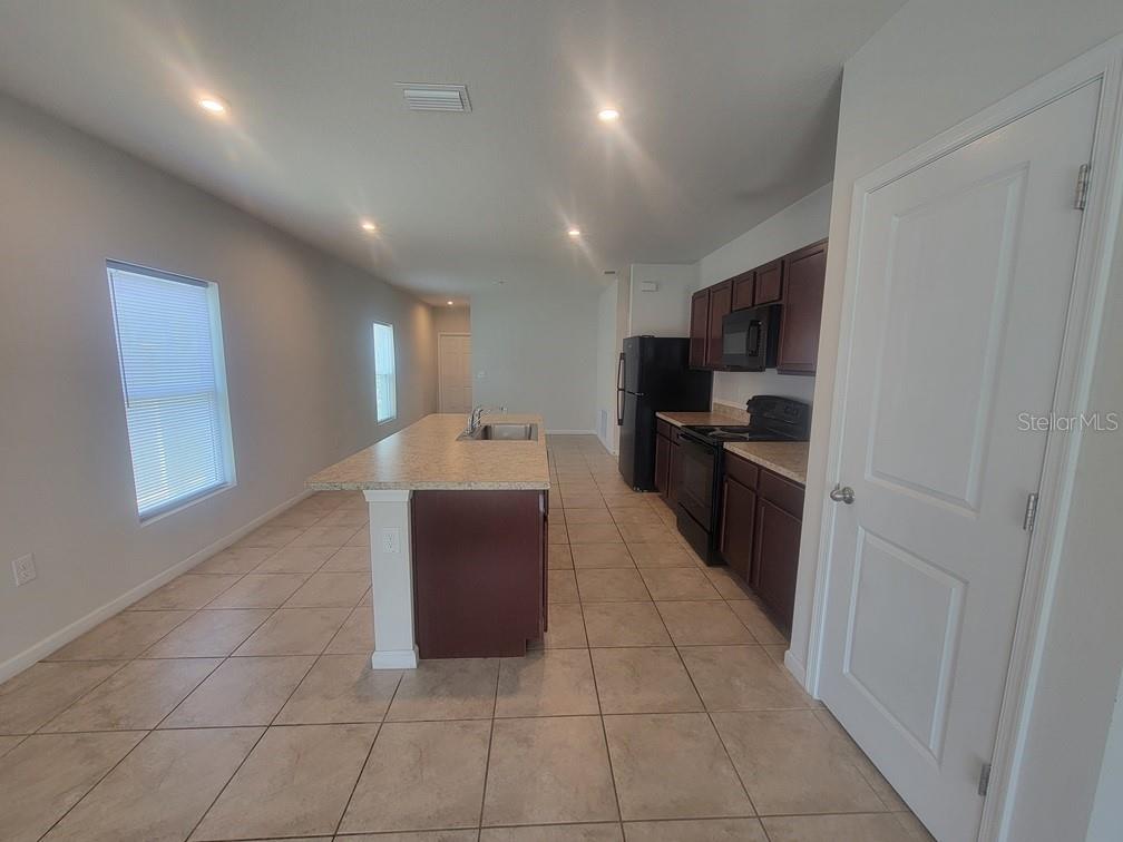 Image 5 of 18 For 35192 Arya Way