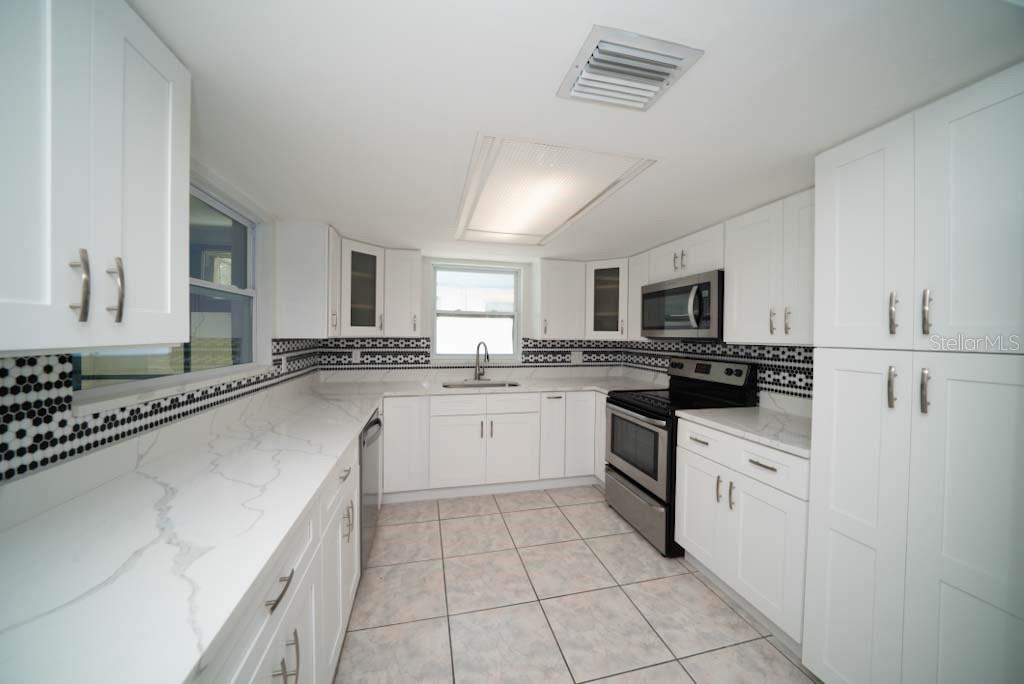 Image 4 of 19 For 8948 Lido Lane