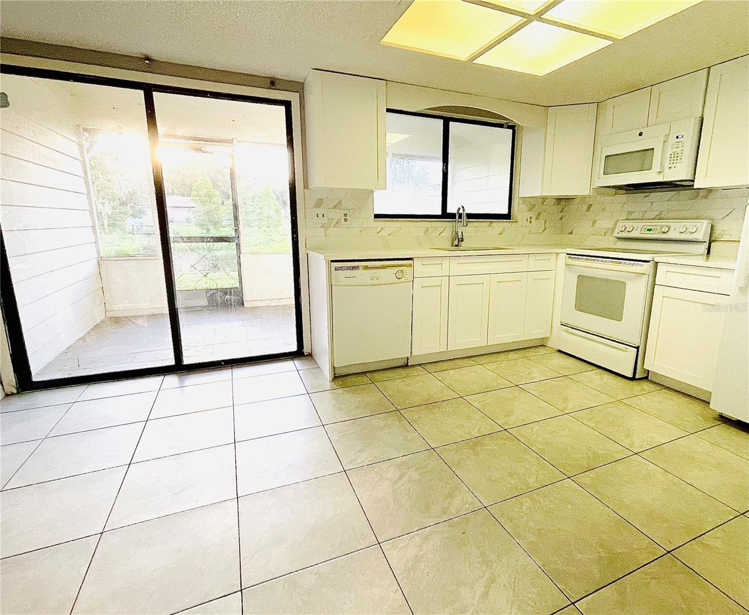 Image 2 of 3 For 1420 Ridge Lake Court