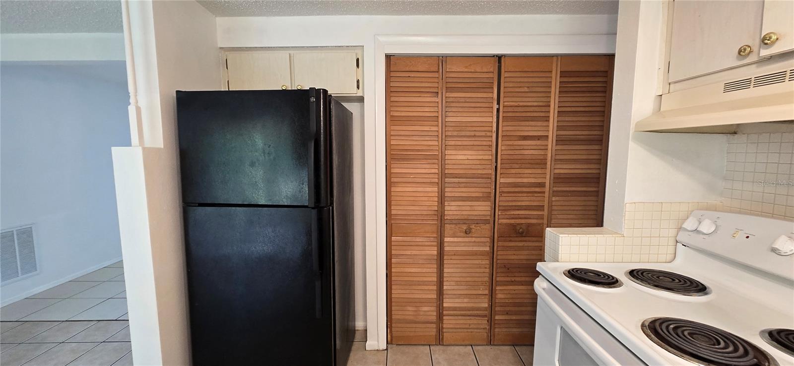 Listing photo id 9 for 3804 Beacon Square Drive