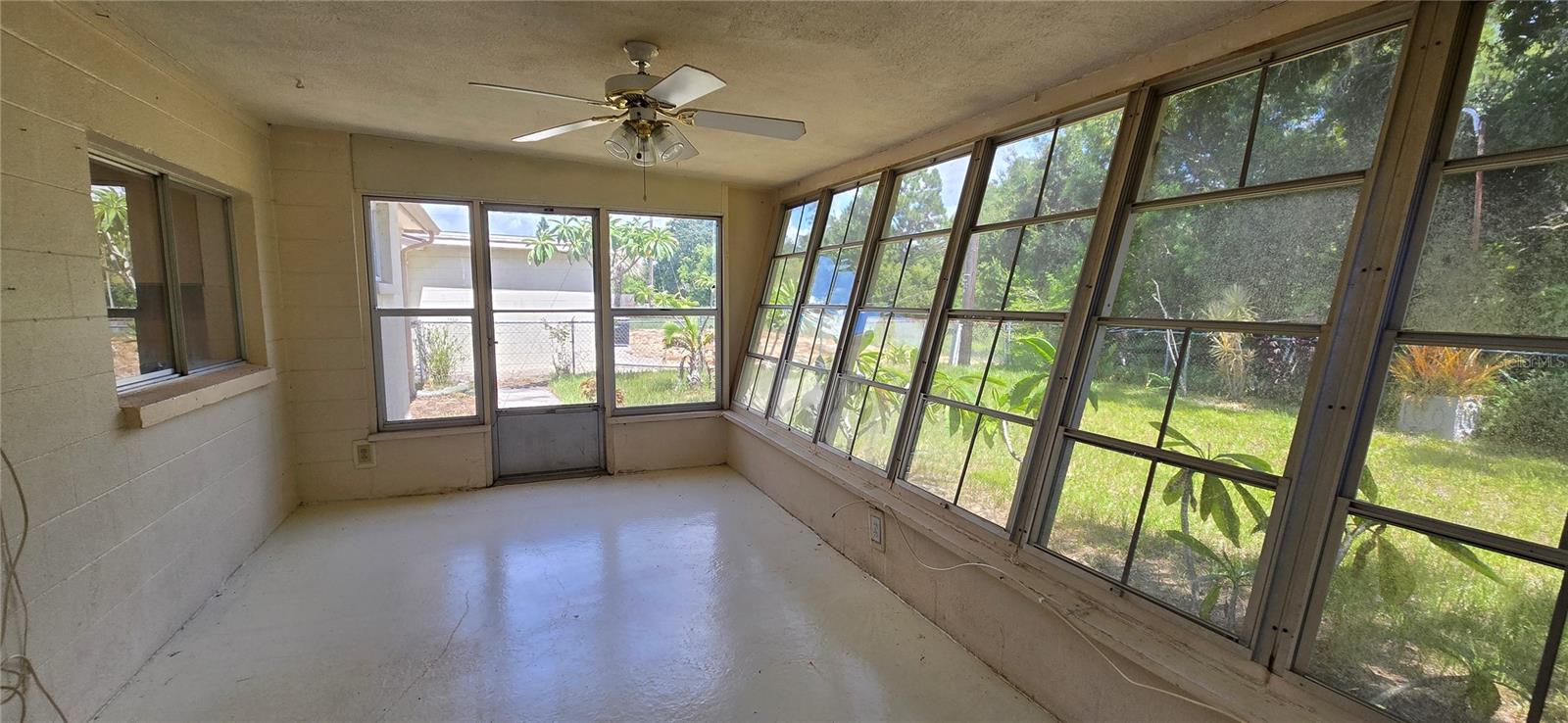 Listing photo id 10 for 3804 Beacon Square Drive