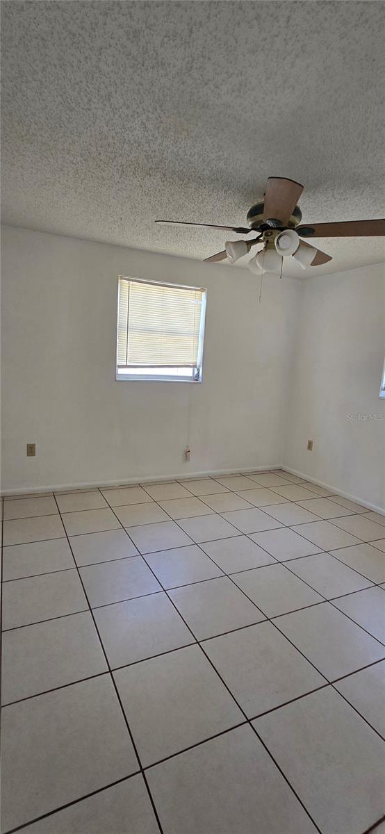 Listing photo id 5 for 3804 Beacon Square Drive