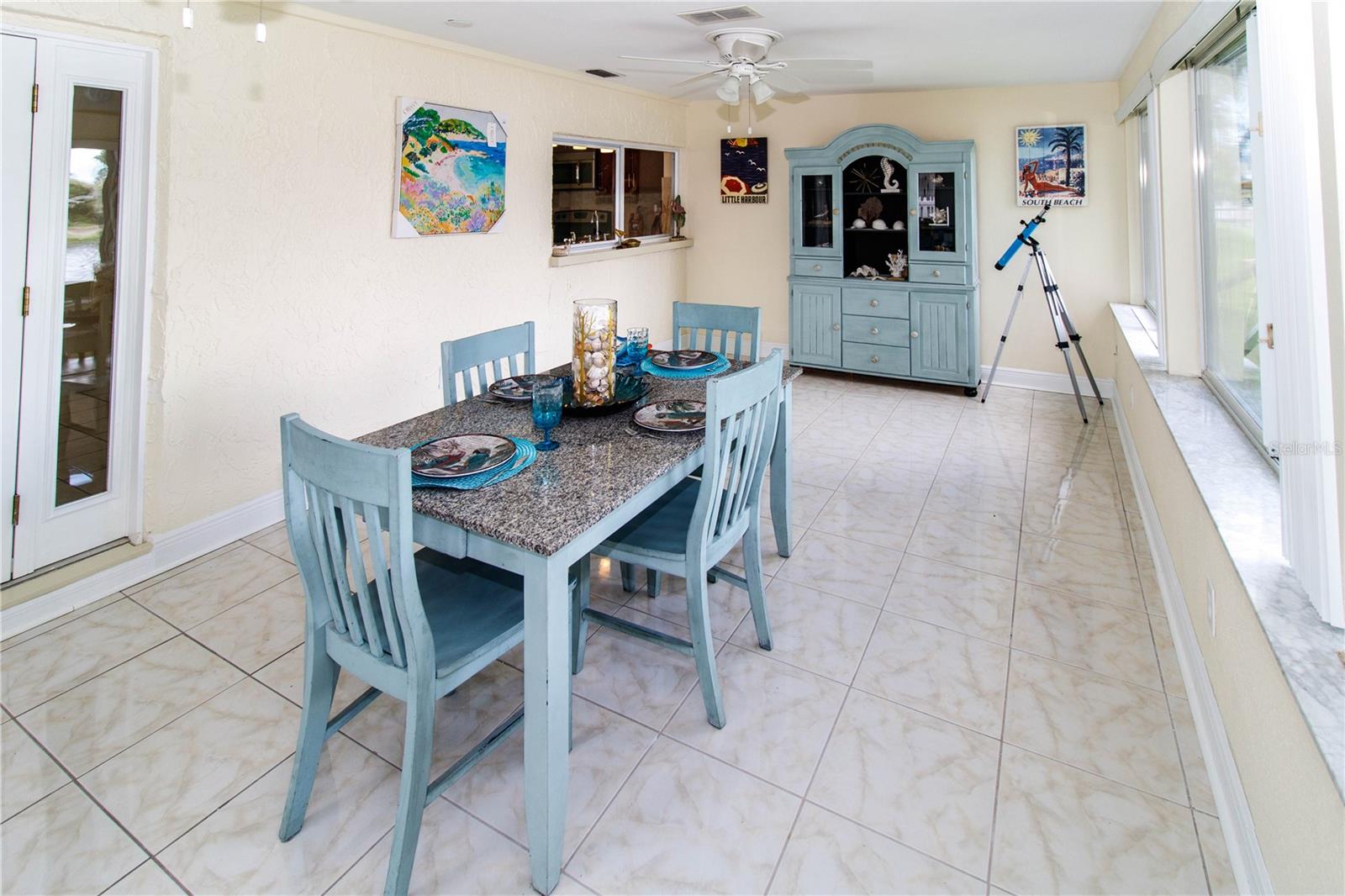 Image 10 of 47 For 3526 Overland Drive