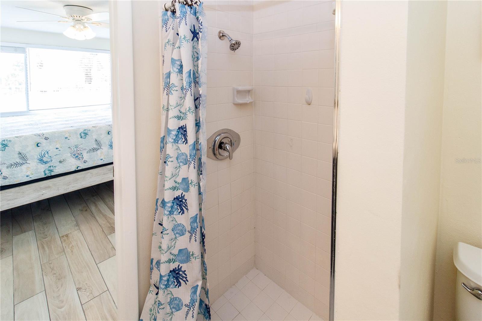 Image 21 of 47 For 3526 Overland Drive