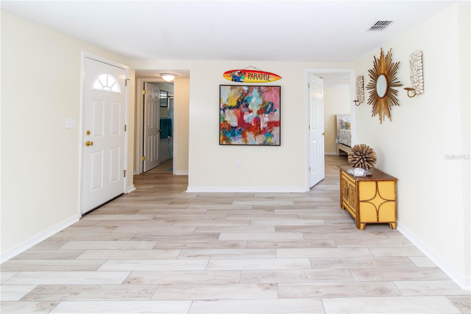 Image 4 of 47 For 3526 Overland Drive