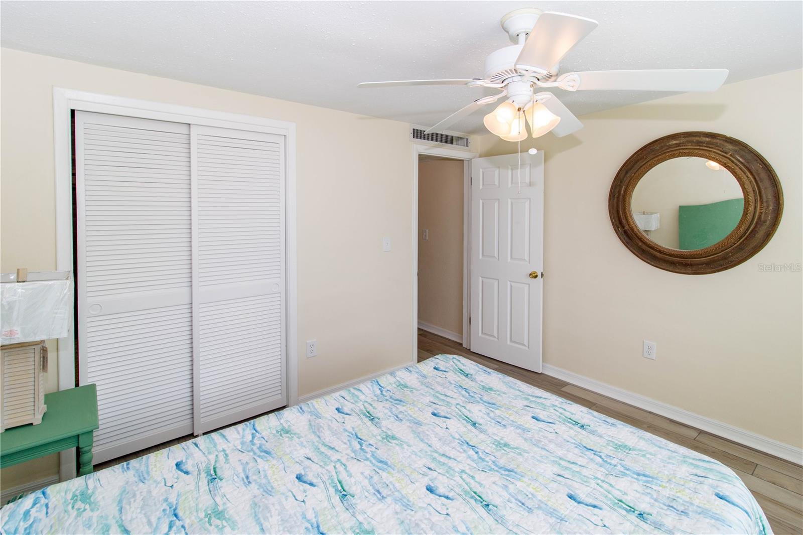 Image 7 of 47 For 3526 Overland Drive