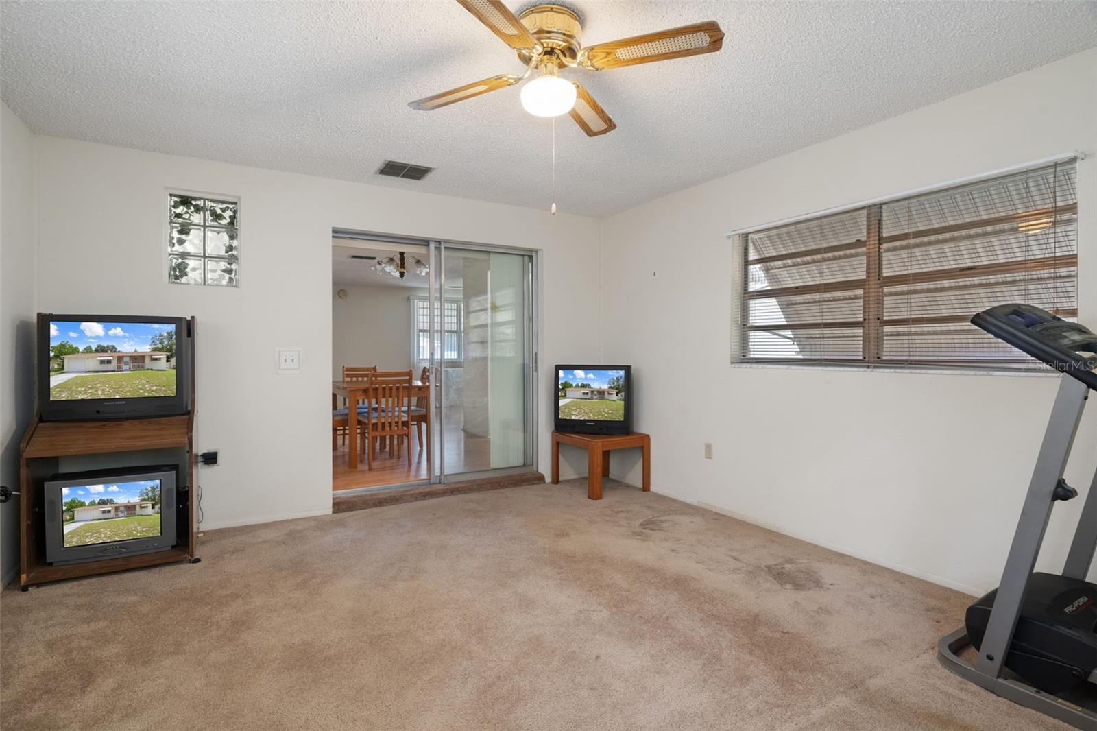 Image 16 of 36 For 9748 Bayside Court