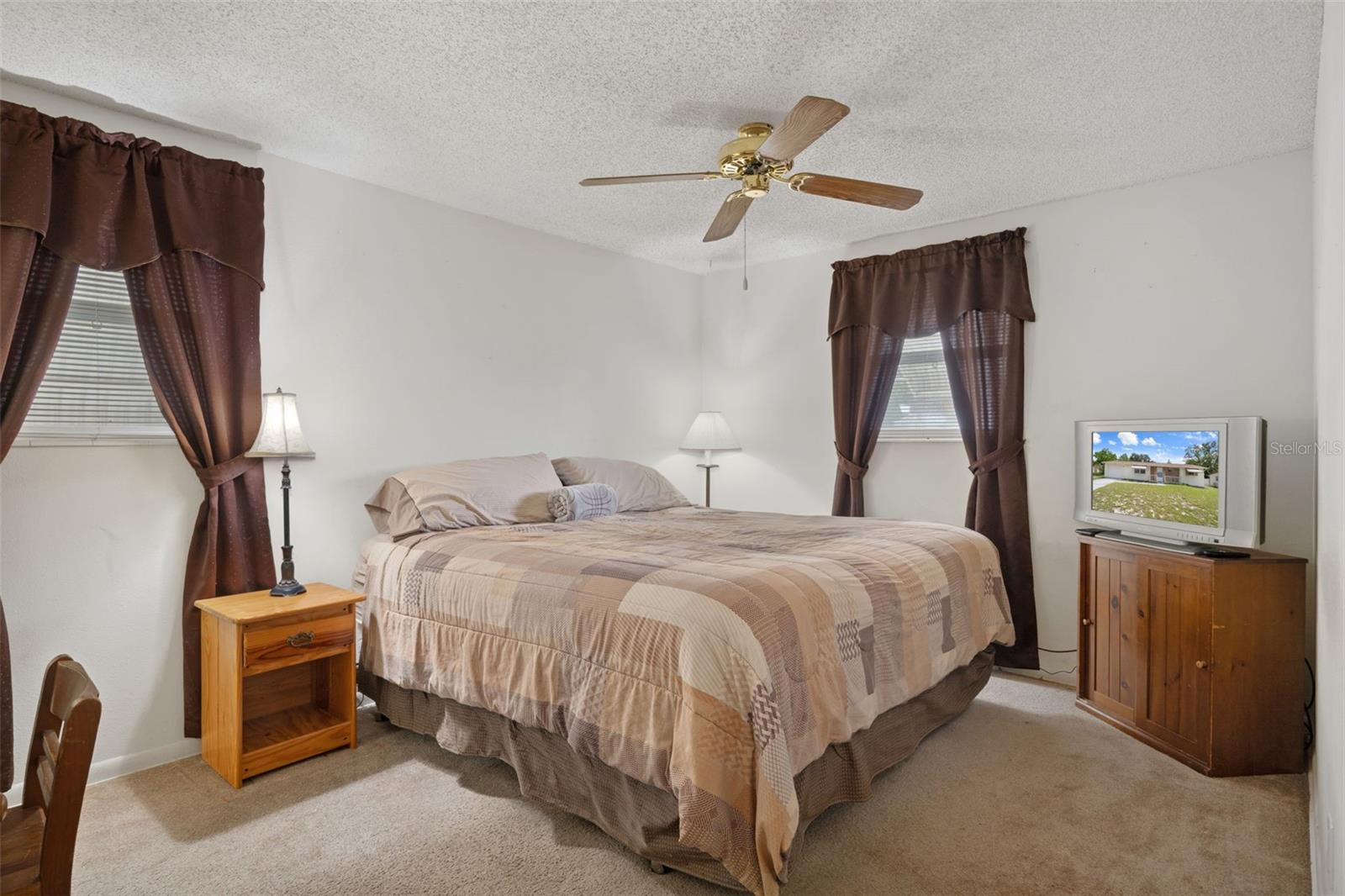 Image 18 of 36 For 9748 Bayside Court