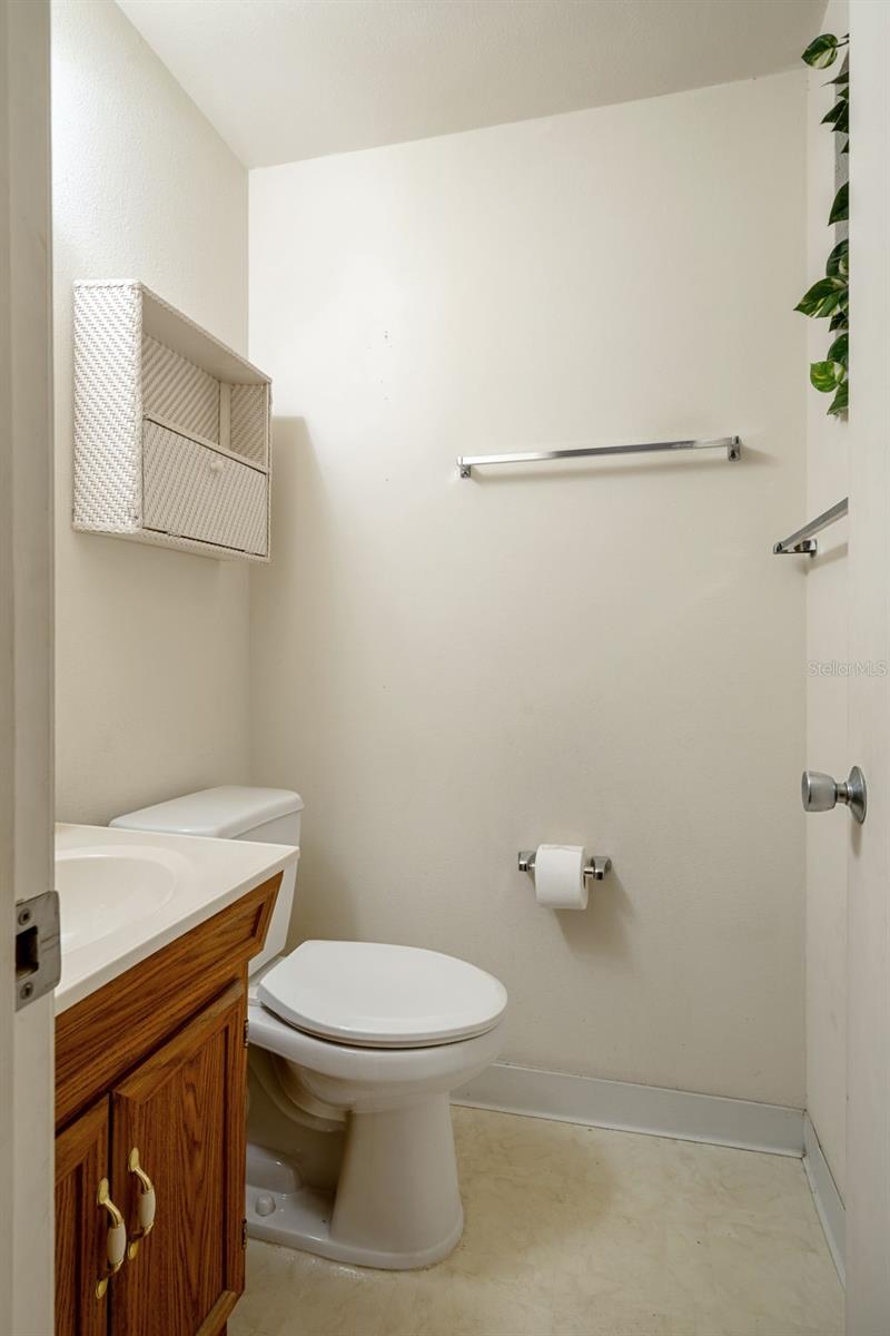 Image 20 of 36 For 9748 Bayside Court