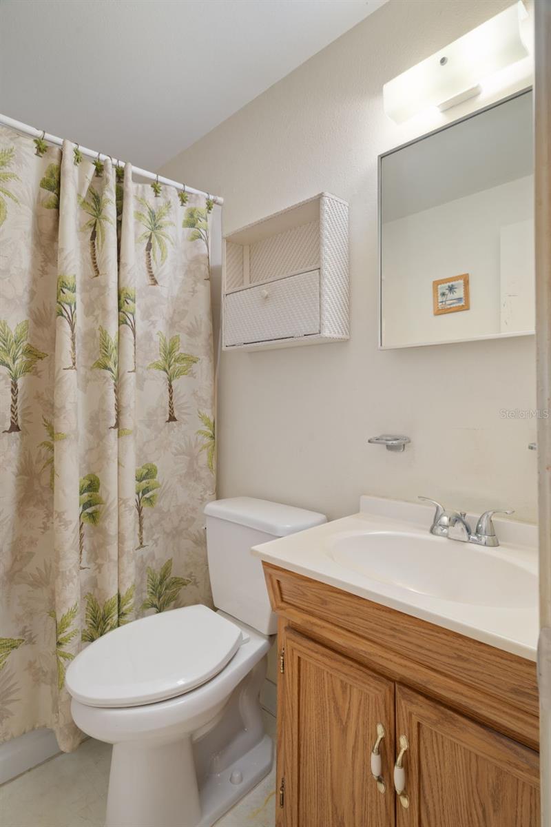 Image 26 of 36 For 9748 Bayside Court