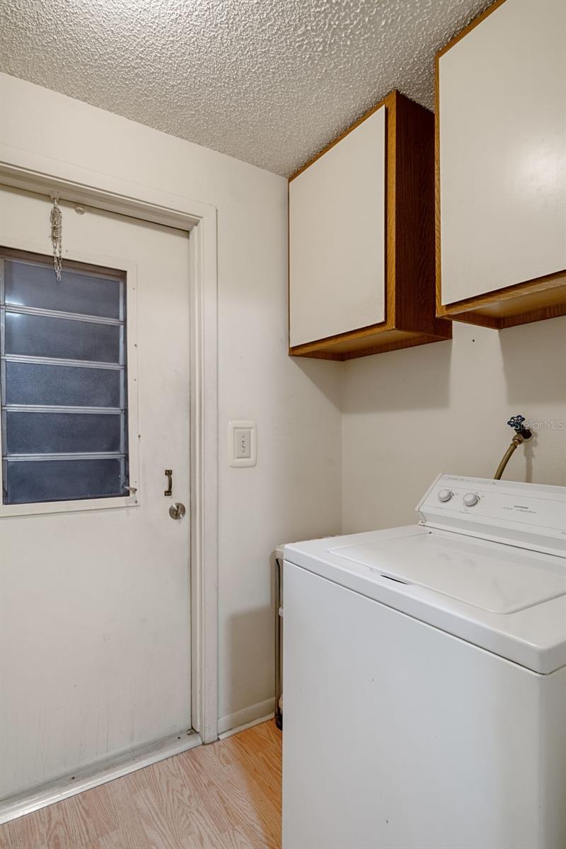 Image 28 of 36 For 9748 Bayside Court