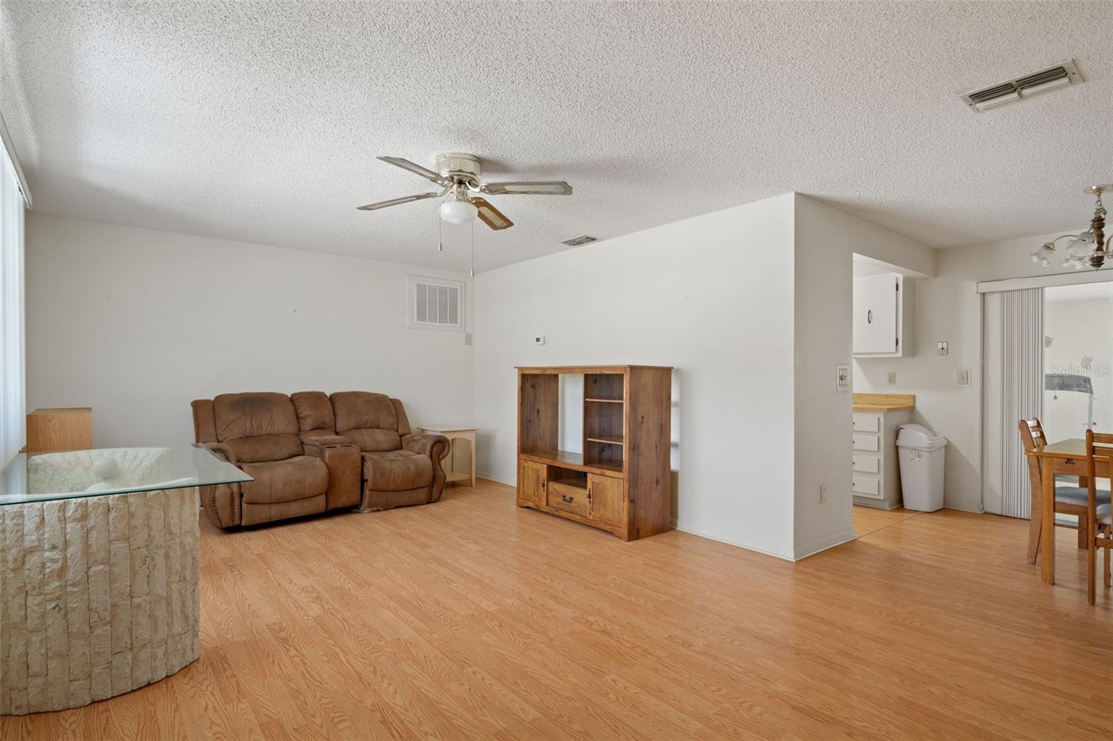 Image 6 of 36 For 9748 Bayside Court