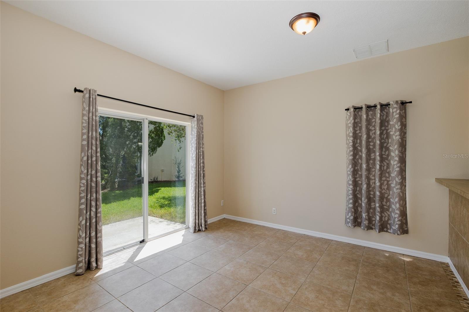 Image 14 of 81 For 8932 Iron Oak Avenue