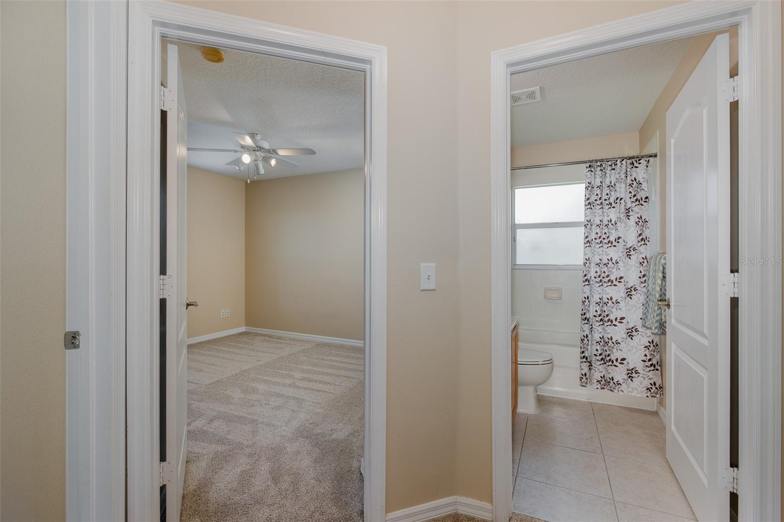 Image 20 of 81 For 8932 Iron Oak Avenue