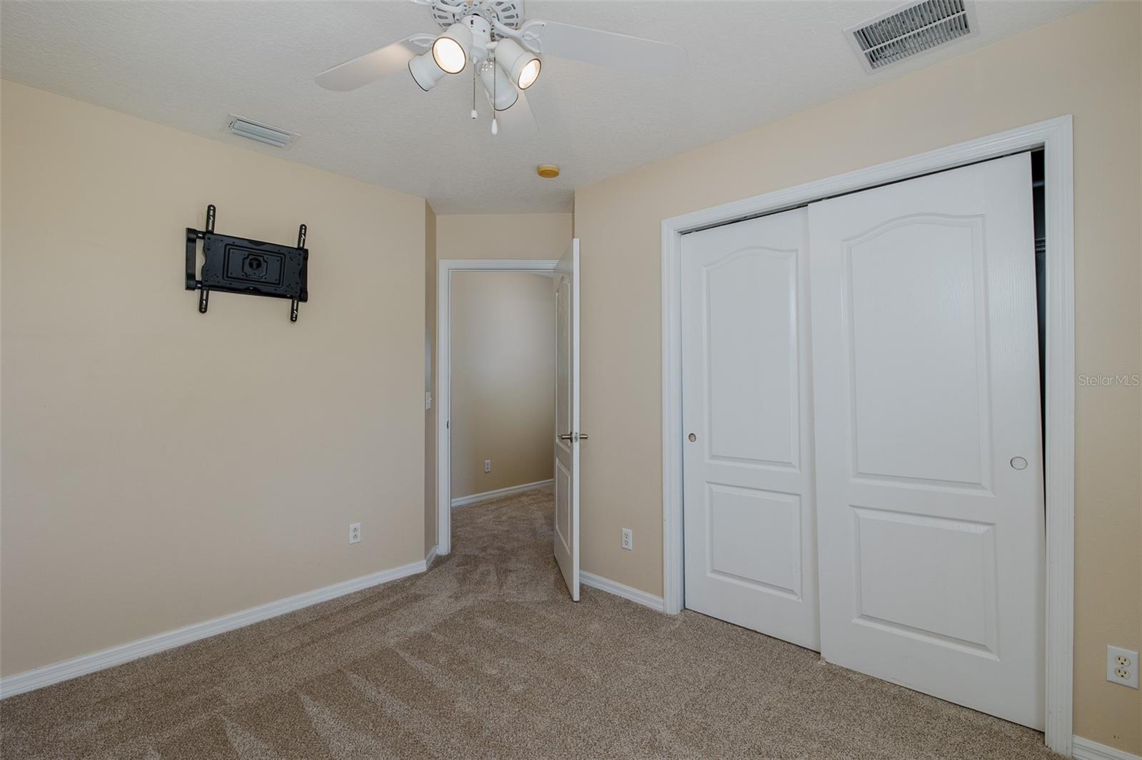 Image 23 of 81 For 8932 Iron Oak Avenue