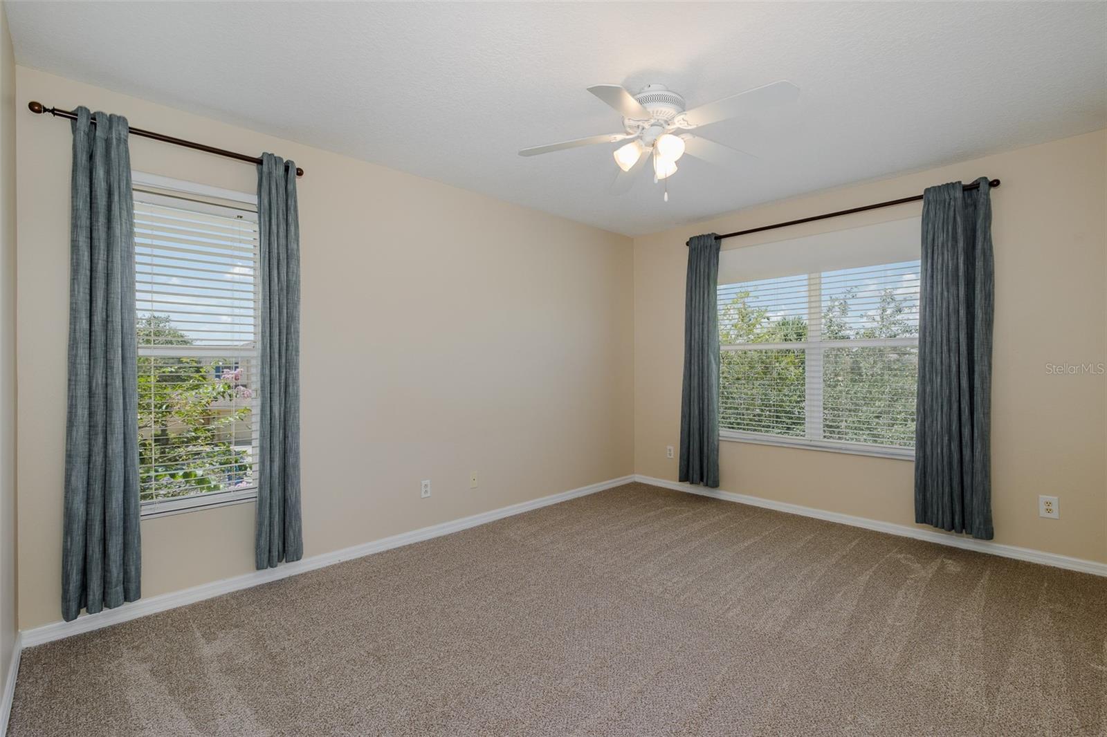 Image 29 of 81 For 8932 Iron Oak Avenue