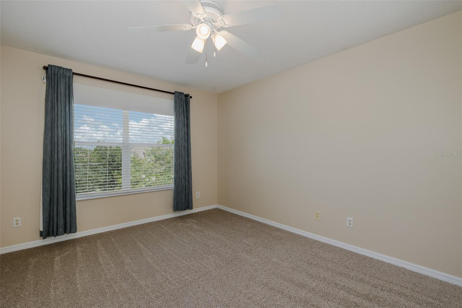 Image 30 of 81 For 8932 Iron Oak Avenue