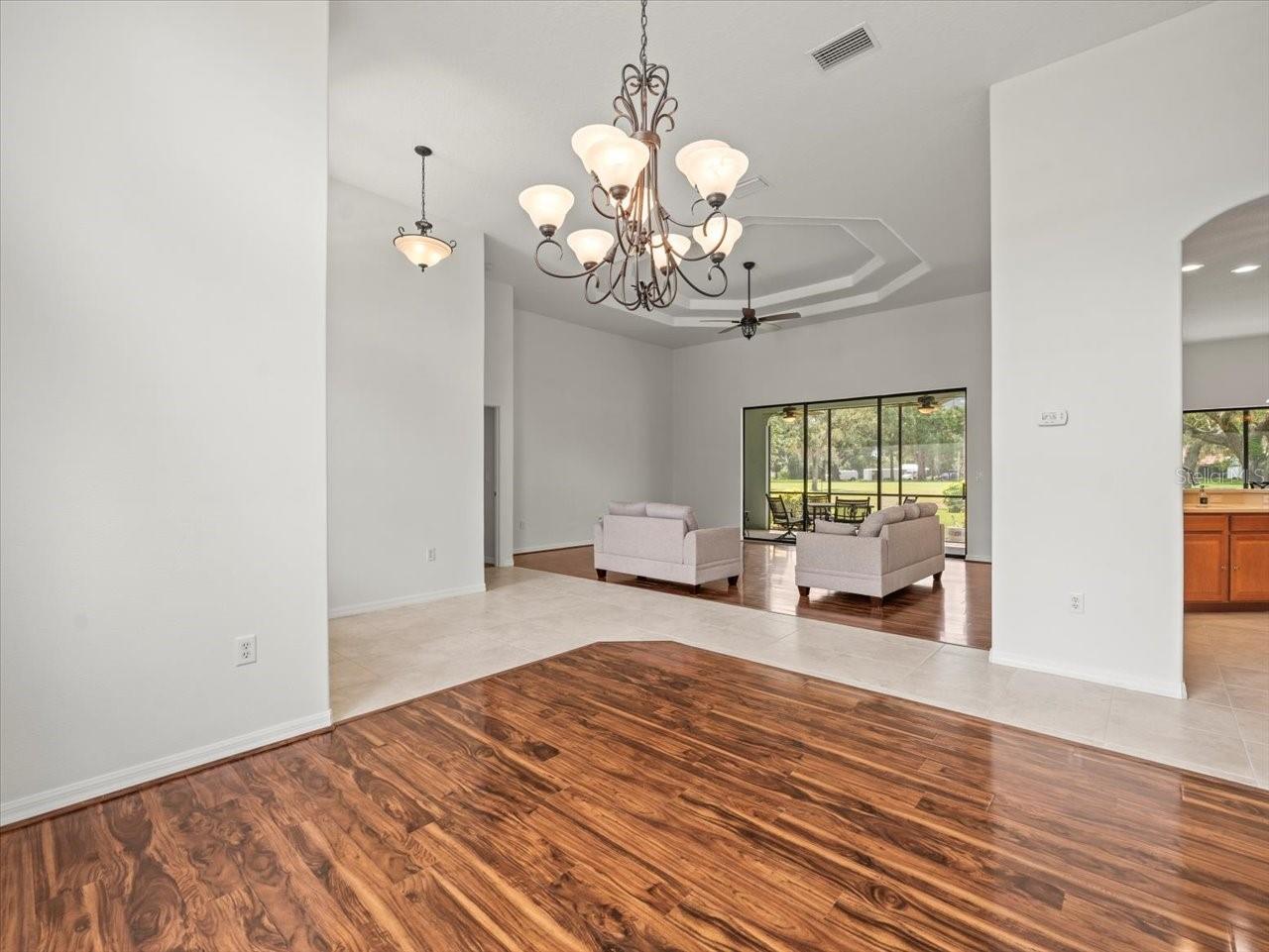 Listing photo id 9 for 9694 Southern Belle Drive