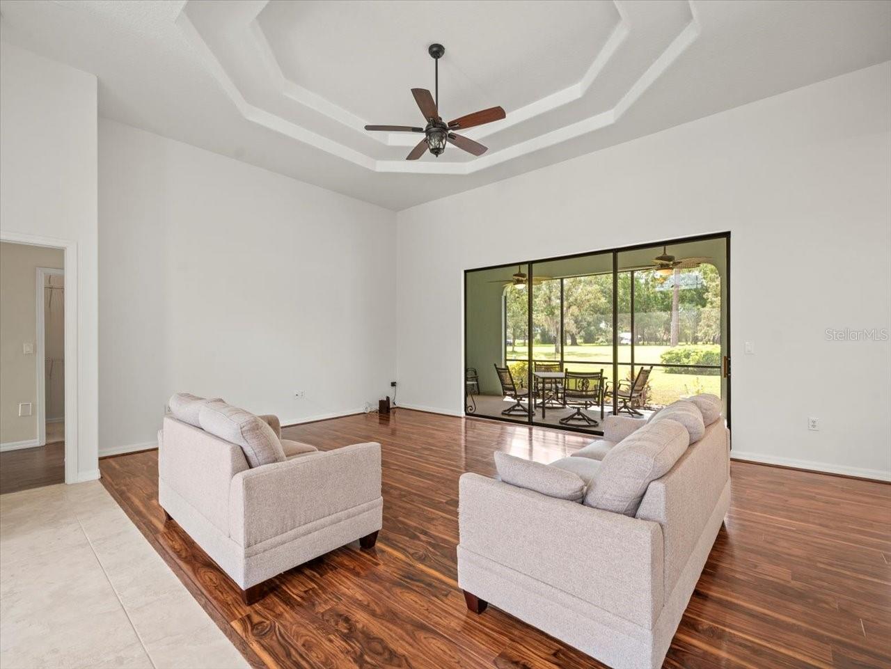 Listing photo id 11 for 9694 Southern Belle Drive