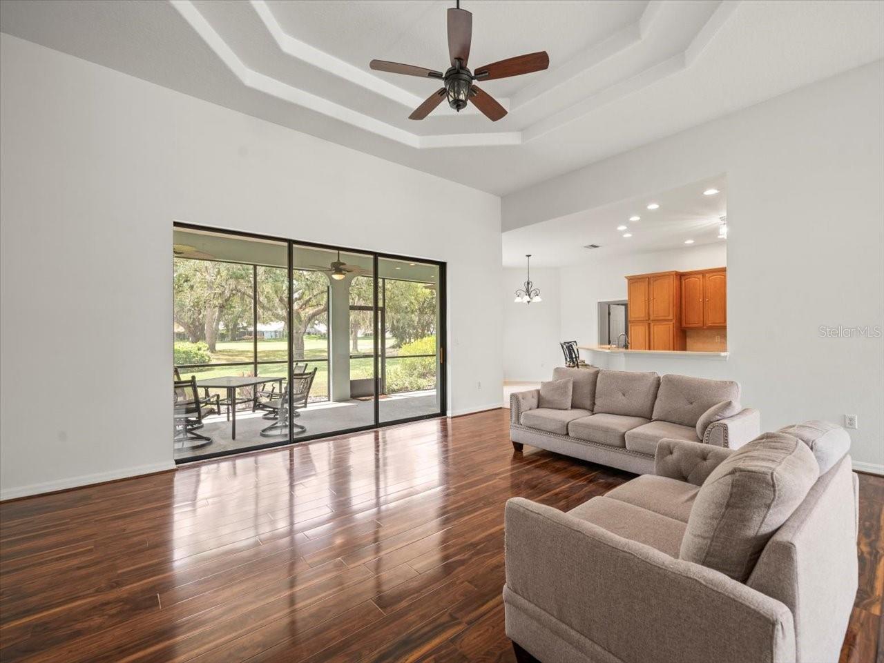 Listing photo id 13 for 9694 Southern Belle Drive