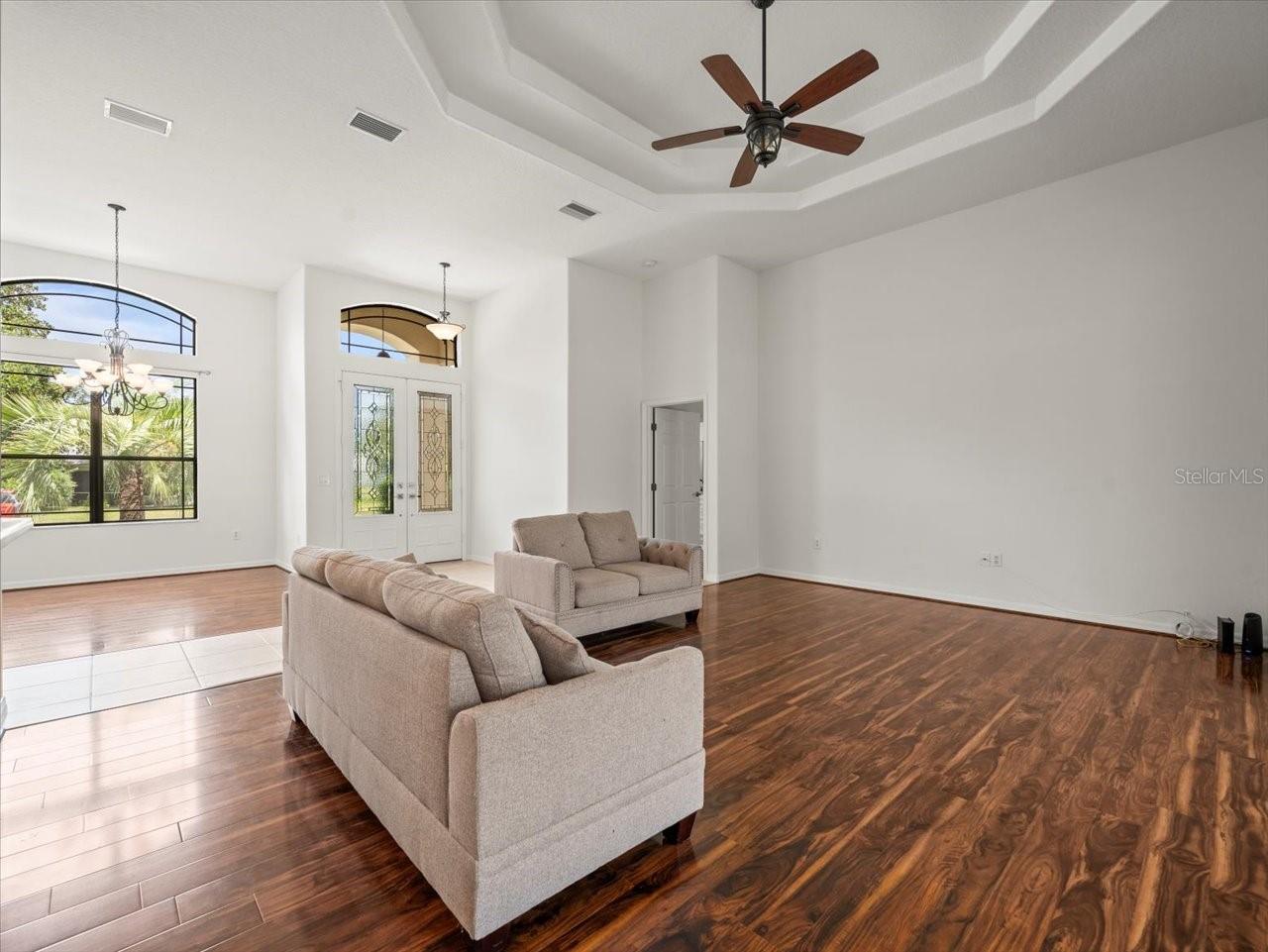 Listing photo id 15 for 9694 Southern Belle Drive