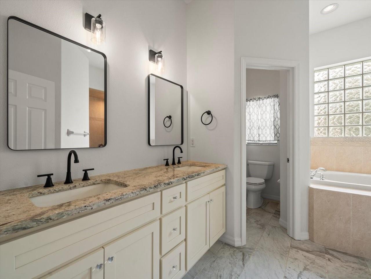 Listing photo id 21 for 9694 Southern Belle Drive