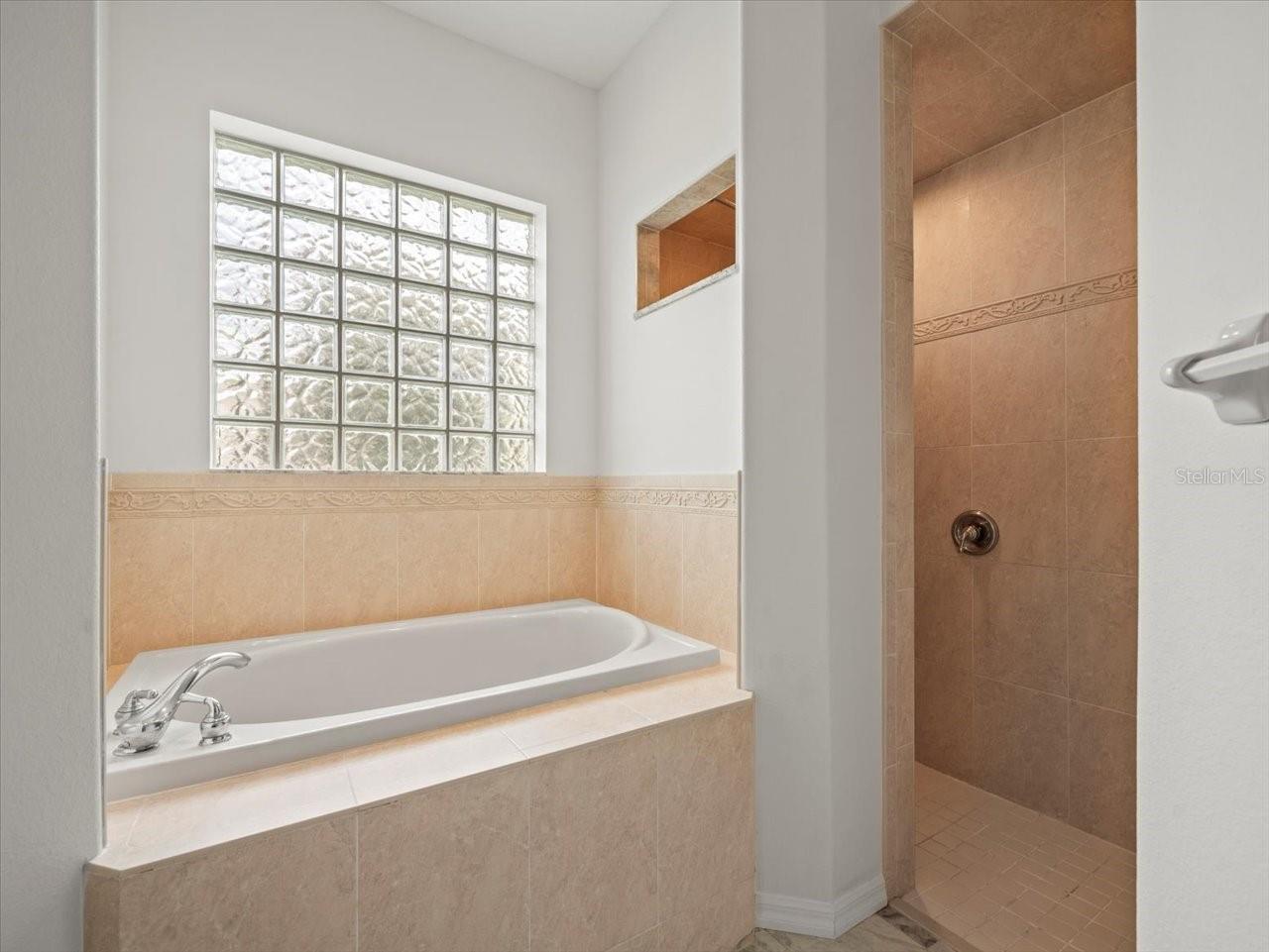 Listing photo id 22 for 9694 Southern Belle Drive