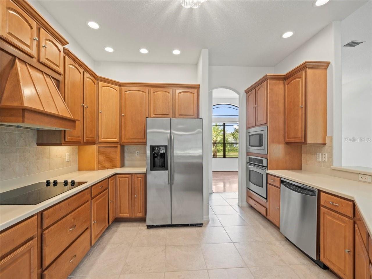 Listing photo id 28 for 9694 Southern Belle Drive