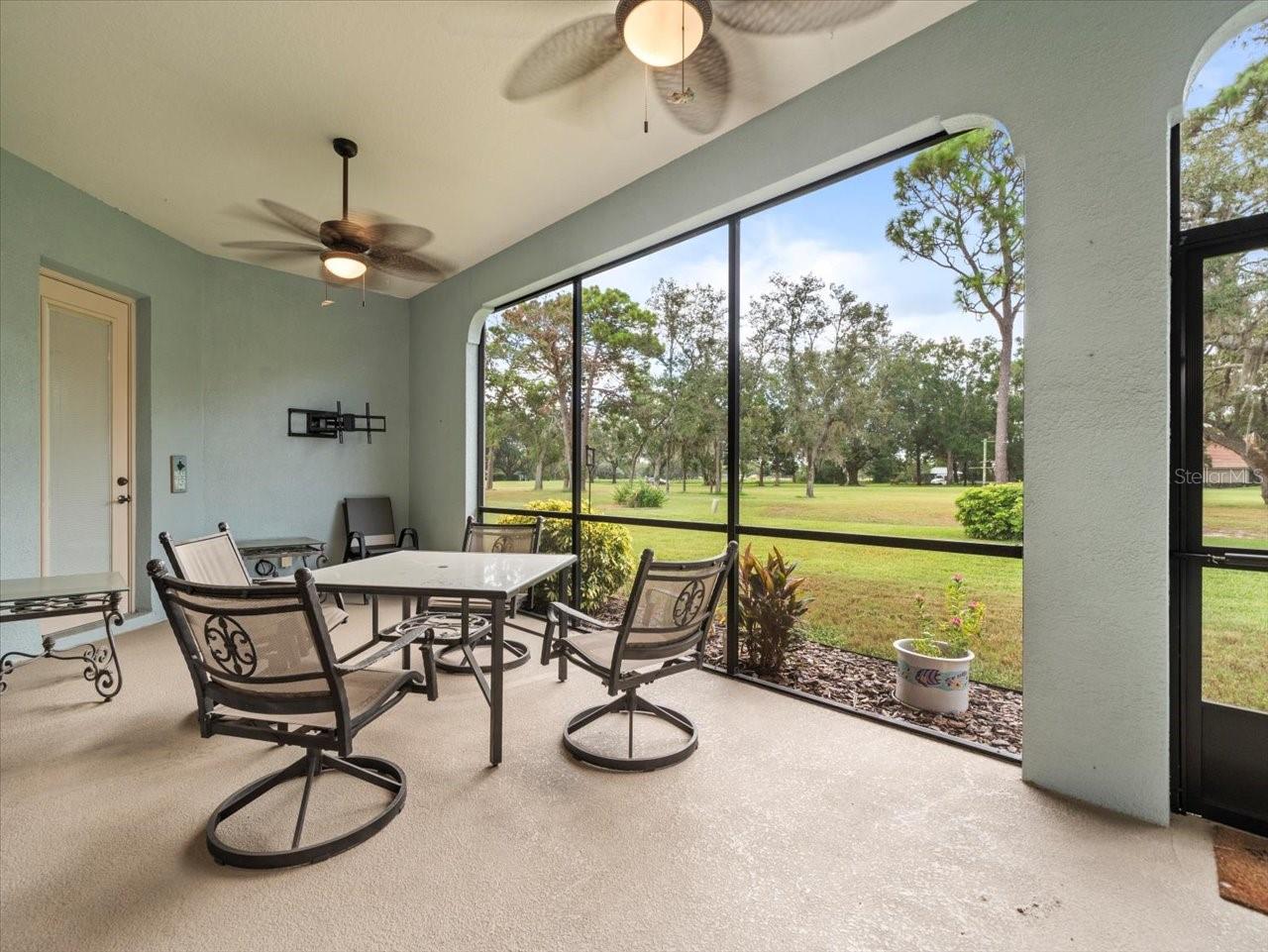 Listing photo id 41 for 9694 Southern Belle Drive